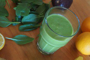 green-juice-with-apple